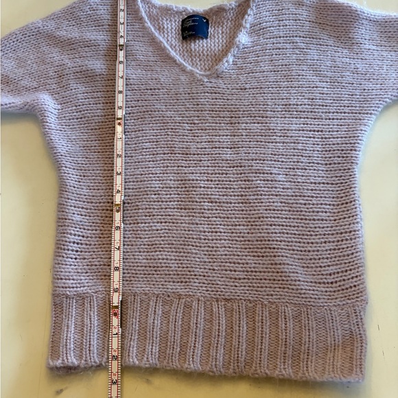 American Eagle Lavender V-Neck Sweater Soft Size Large - Picture 7 of 7